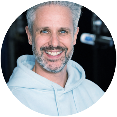 Jeremy Kesseler aan het werk als radio voice-over